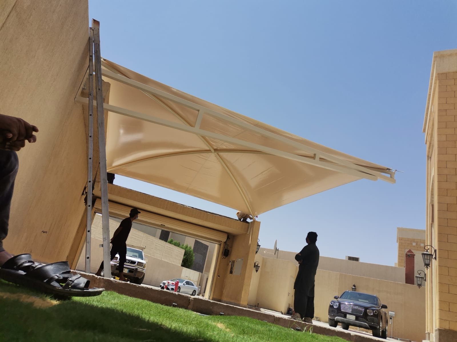 حداد مظلات وسواتر  الرياض  مظلات سيارات مظلات مواقف سيارات مظلات جلسات حارجية الرياض   الرياض حداد  مظلات وسواتر  الرياض  